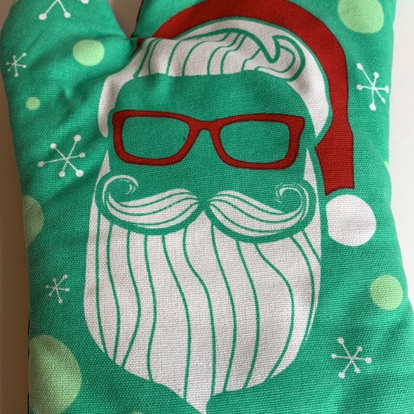 Got Wine? Hipster Santa Oven Mitt with Wine Glass Cookie Cutter - Picture 3 of 8